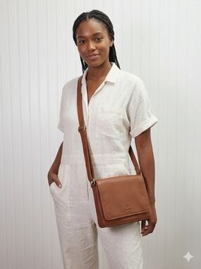 Handmade Structured Genuine Leather Crossbody Bag in Cognac 8X10